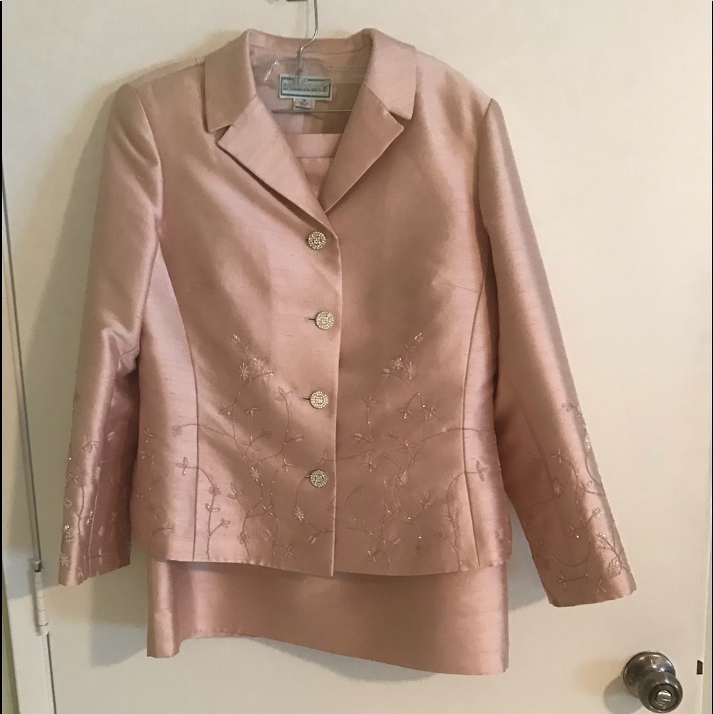Perfect pink cocktail/ dressy skirt suit-EUC